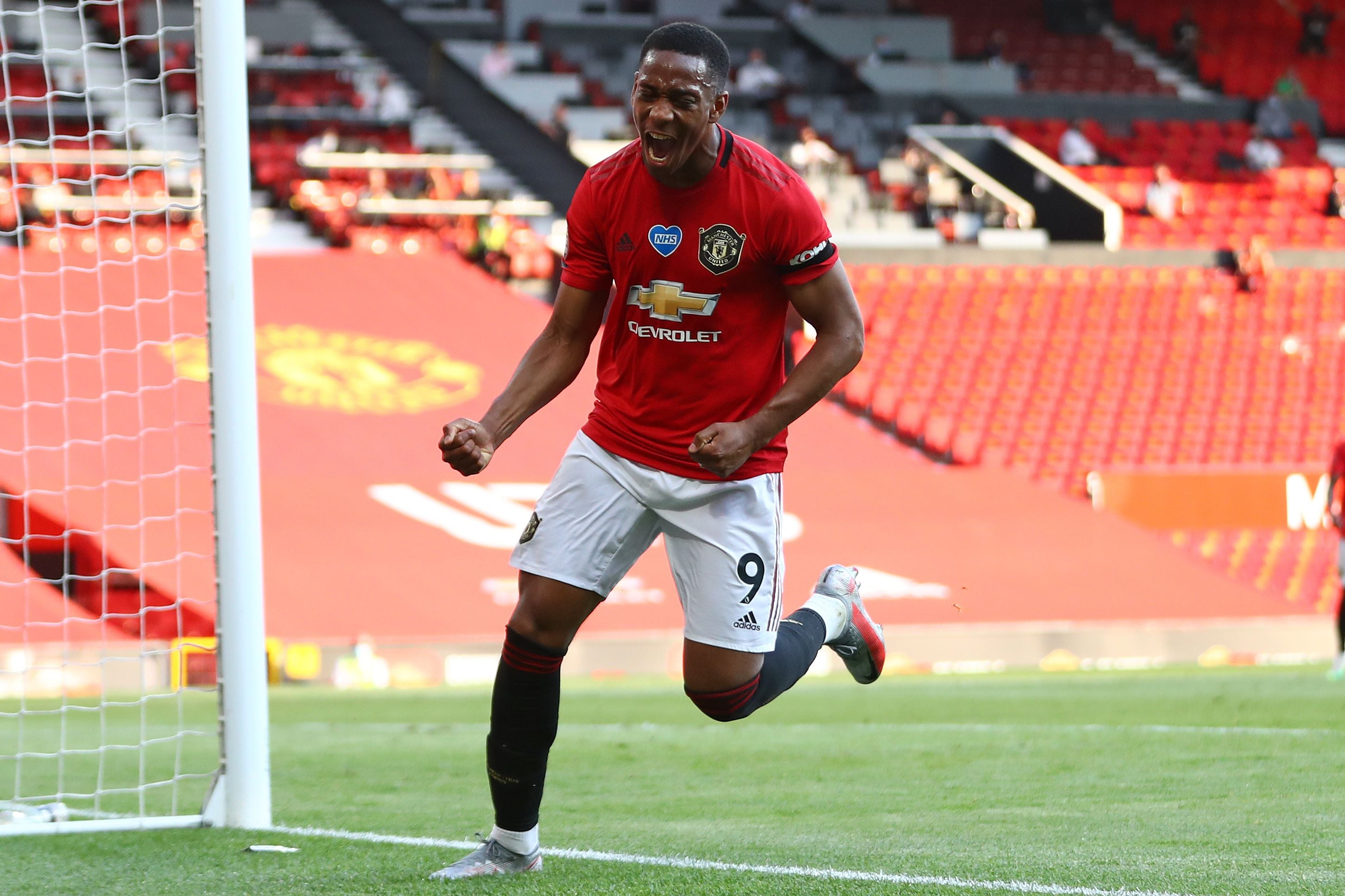 Anthony Martial mencetak tiga gol bagi Manchester United saat menundukkan Sheffield United di Old Trafford, Kamis (25/6).