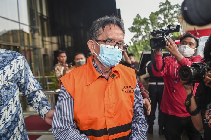 KPK tahan mantan Direktur Utama PT Dirgantara Indonesia (Persero) (PTDI) Budi Santoso , Jumat (12/6/2020). 