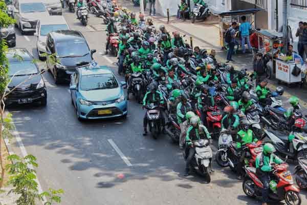 Ojek motor daring