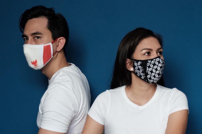 Masker karya Ferry Sunarto.