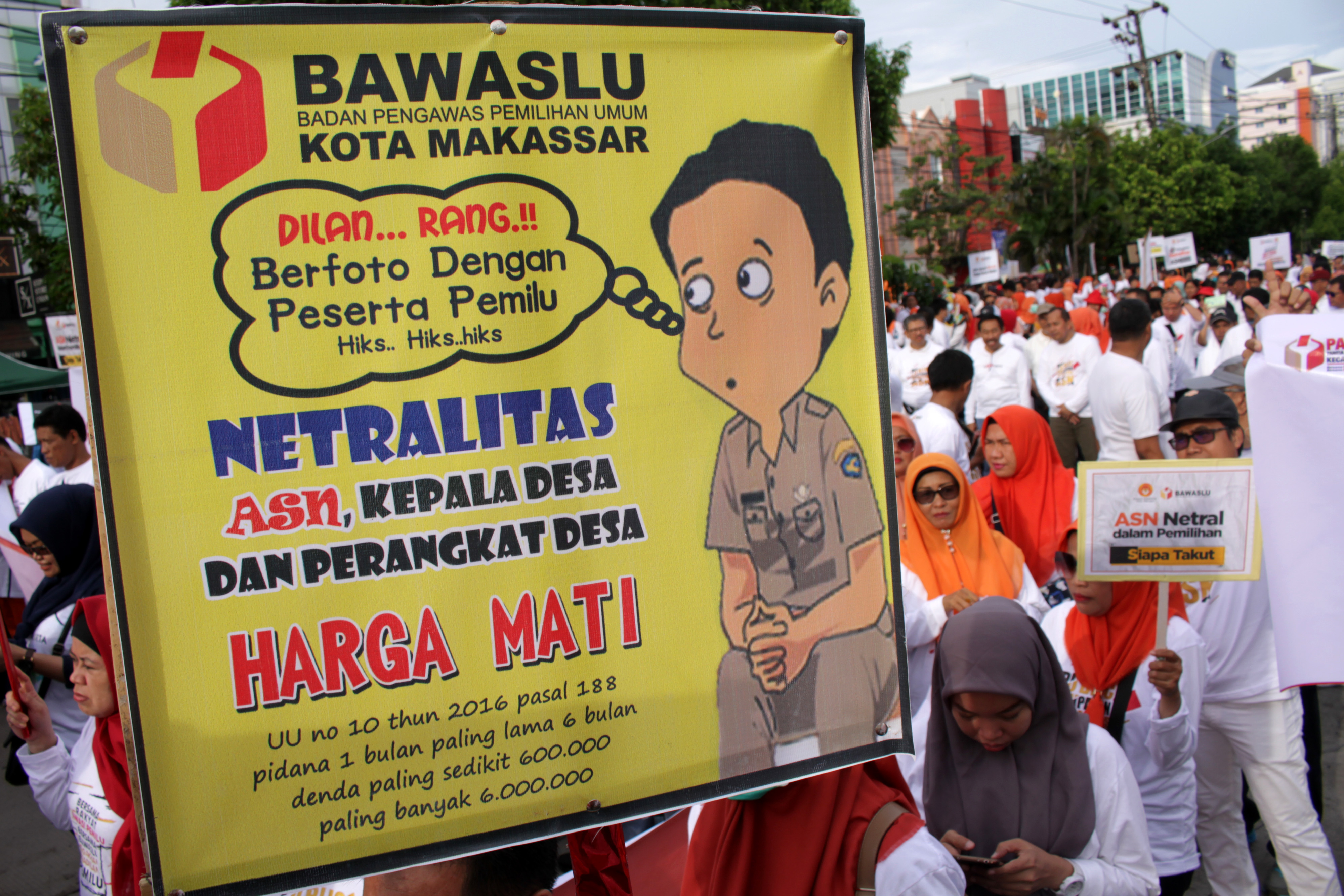 Kampanye netralitas ASN jelang Pilkada 2020 di Makassar pada awal Maret.