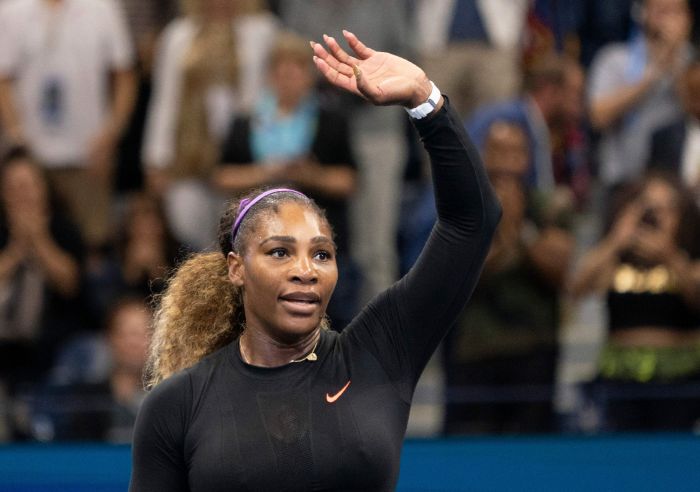 Petenis Amerika Serikat Serena Williams merayakan kemenangannya atas petenis Ukraina Elina Svitolina  