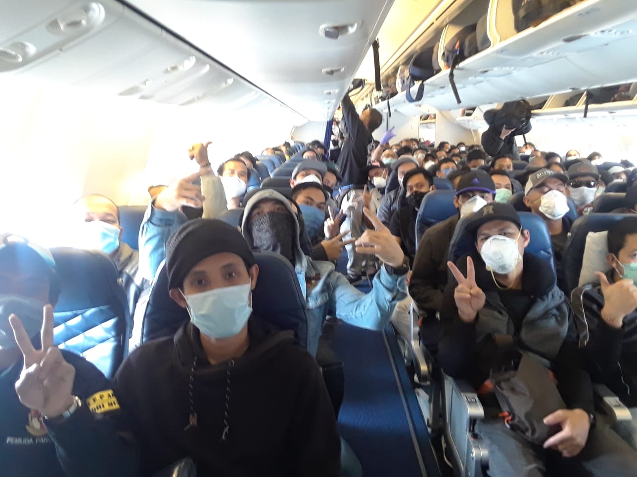 Ratusan WNI yang bekerja sebagai ABK di Amerika Serikat dipulangkan ke Indonesia akibat pandemi covid-19.