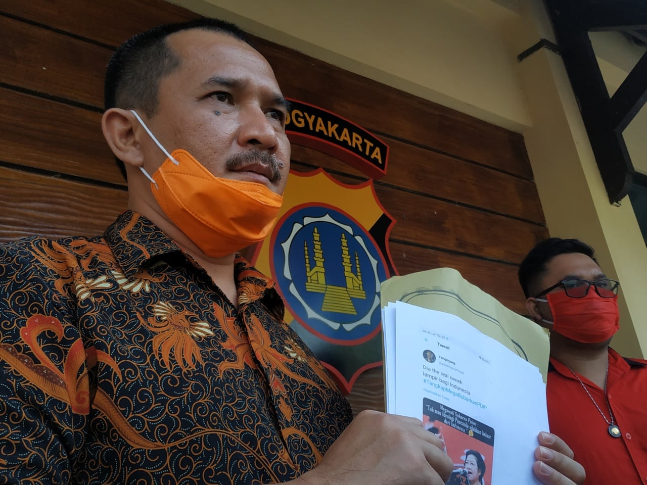 Ketua DPC PDIP Kota Yogyakarta, Eko Suwanto melaporkan tujuh akun yang diduga mencemarkan nama baik Megawati Soekarnoputri