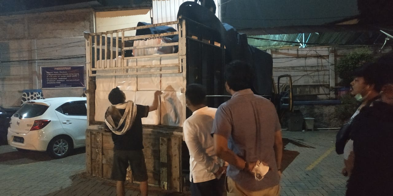 Sebanyak 1,6 juta batang rokok tanpa pita cukai (Polos) diamankan Bea Cukai di Rest Area Tol Jatingaleh-Krapyak Semarang.