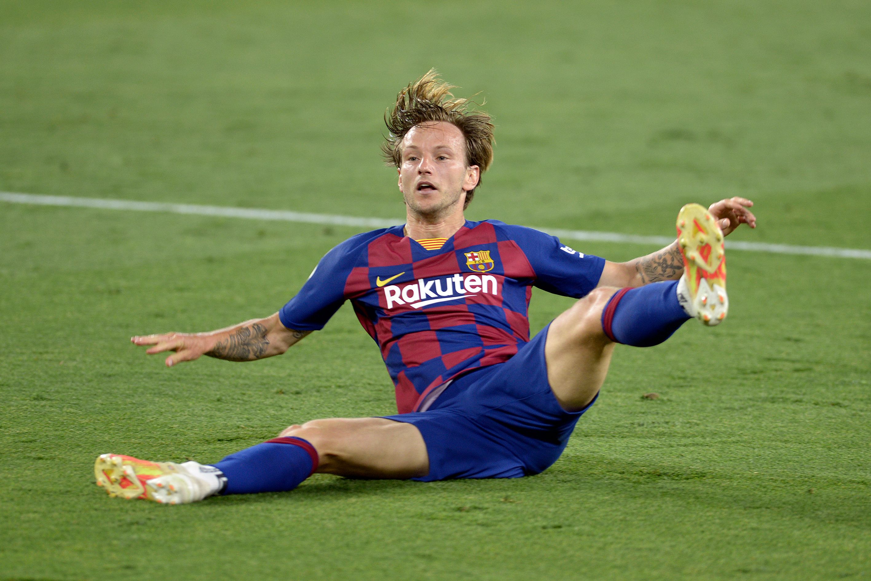 Ivan Rakitic mencetak gol tunggal Barcelona saat menundukkan Athletic Bilbao 1-0 dalam lanjutan La Liga di Stadion Nou Camp , Rabu (24/6)   