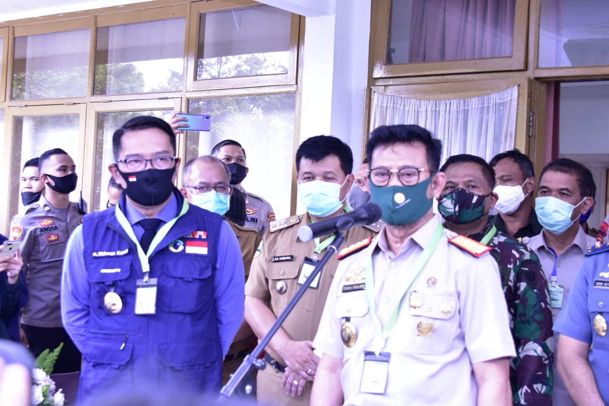 Gubernur Jawa Barat Ridwan Kamil (kiri) dan Mentan Syahrul Yasin Limpo.