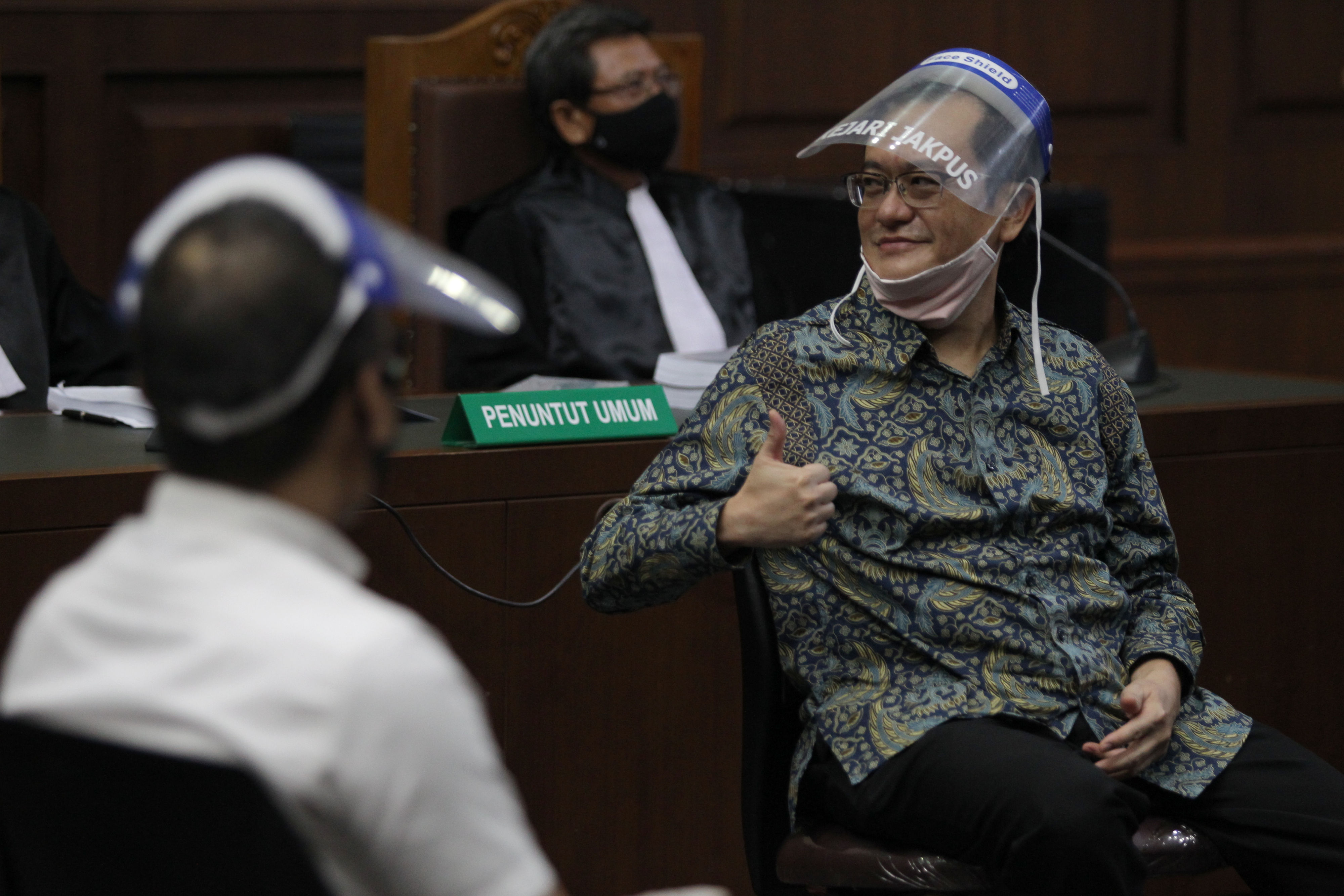 Terdakwa kasus korupsi Jiwasraya, Benny Tjokrosaputro, dalam persidangan, Rabu (3/6).