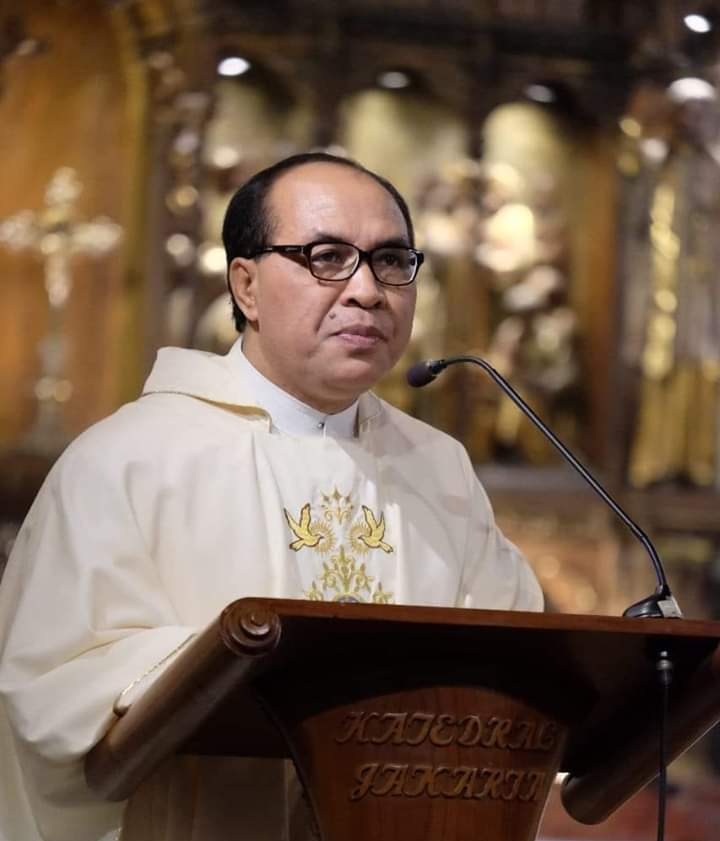 Uskup keuskupan Ruteng Manggarai Flores NTT Mgr.Siprianus Hormat 