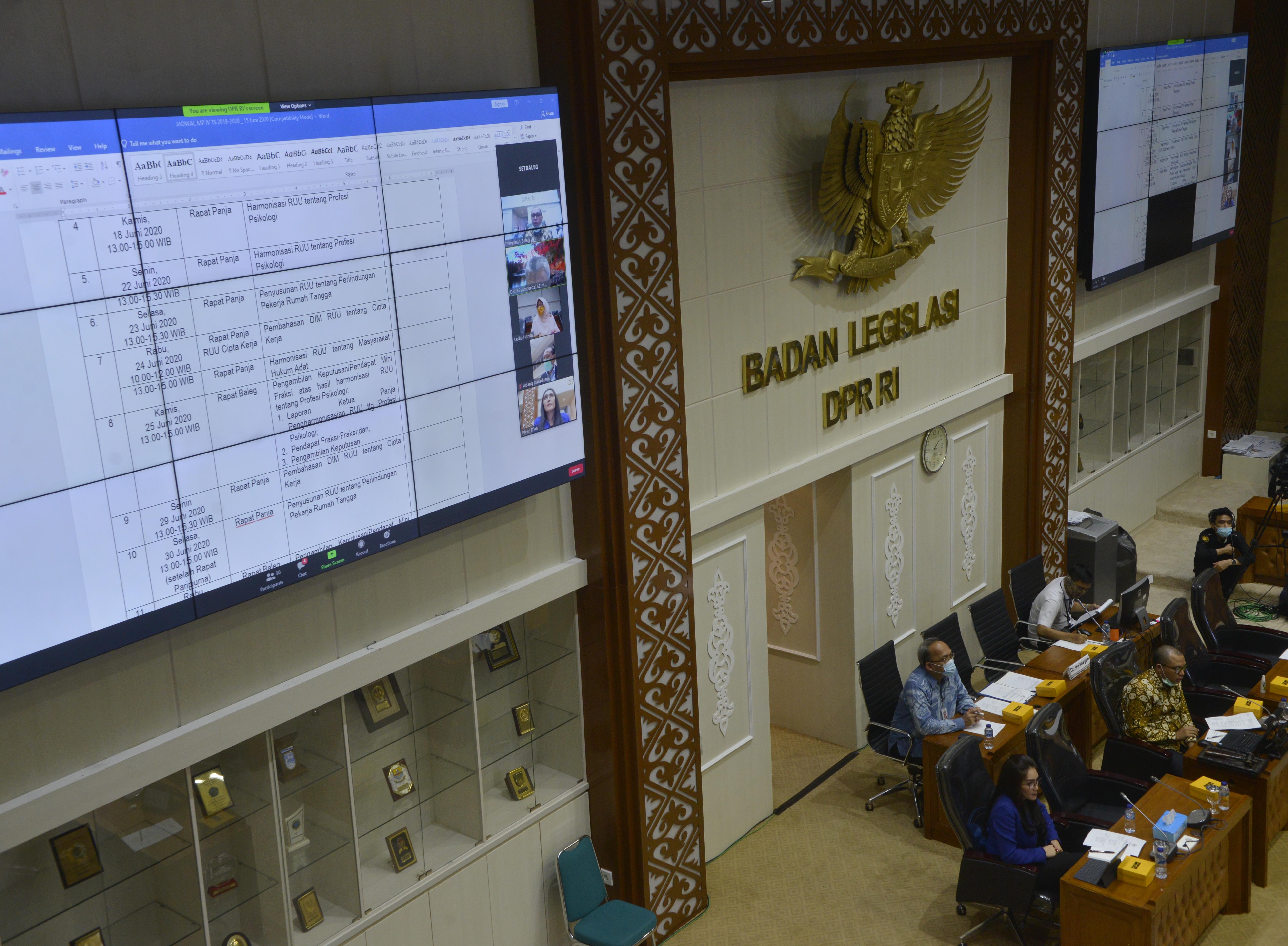 Suasana rapat Badan Legislasi (Baleg) DPR-RI yang dipimpin oleh Wakil Ketua Baleg Achmad Baidowi, Selasa (16/6).