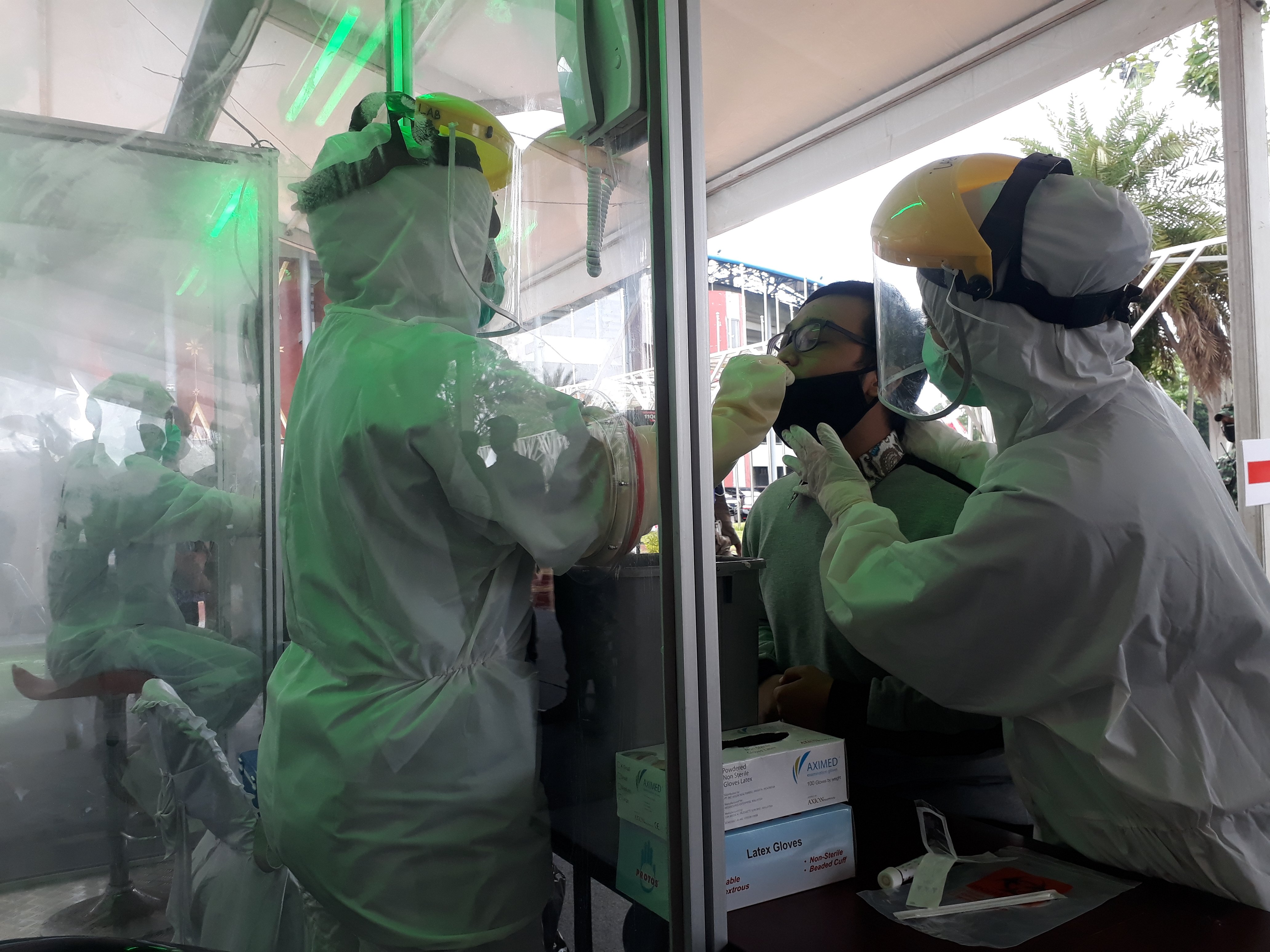 Swab tes massal digelar di Palembang, Sumsel untuk mendeteksi dan menangani Covid-19.