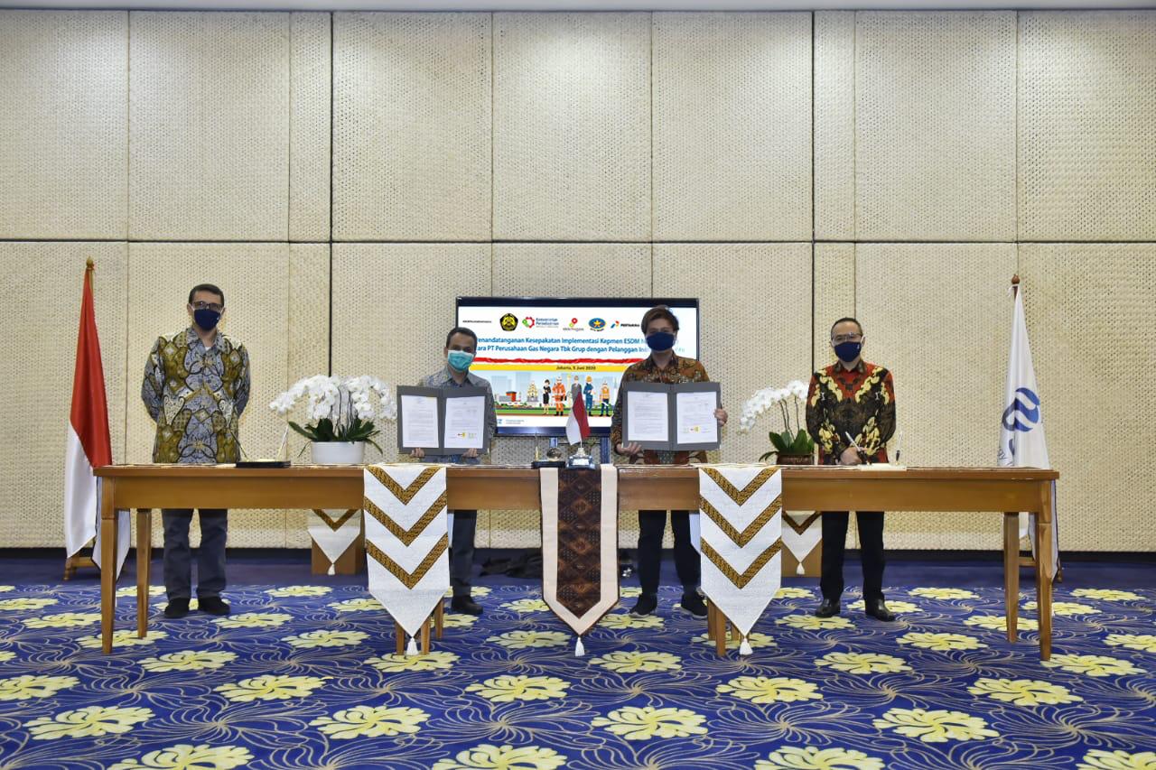 PT Perusahaan Gas Negara Tbk (PGN) menandatangani komitmen kebijakan penetapan harga gas dengan pelanggan industri. 