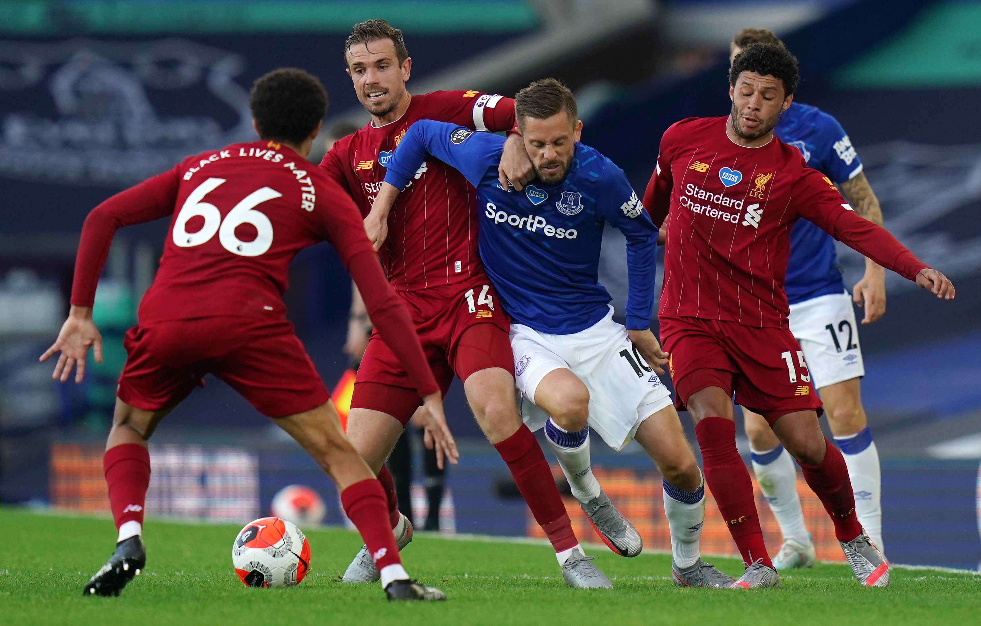 Liverpool saat berlaga melawan Everton di Goodison Park di Liverpool pada 21 Juni 2020