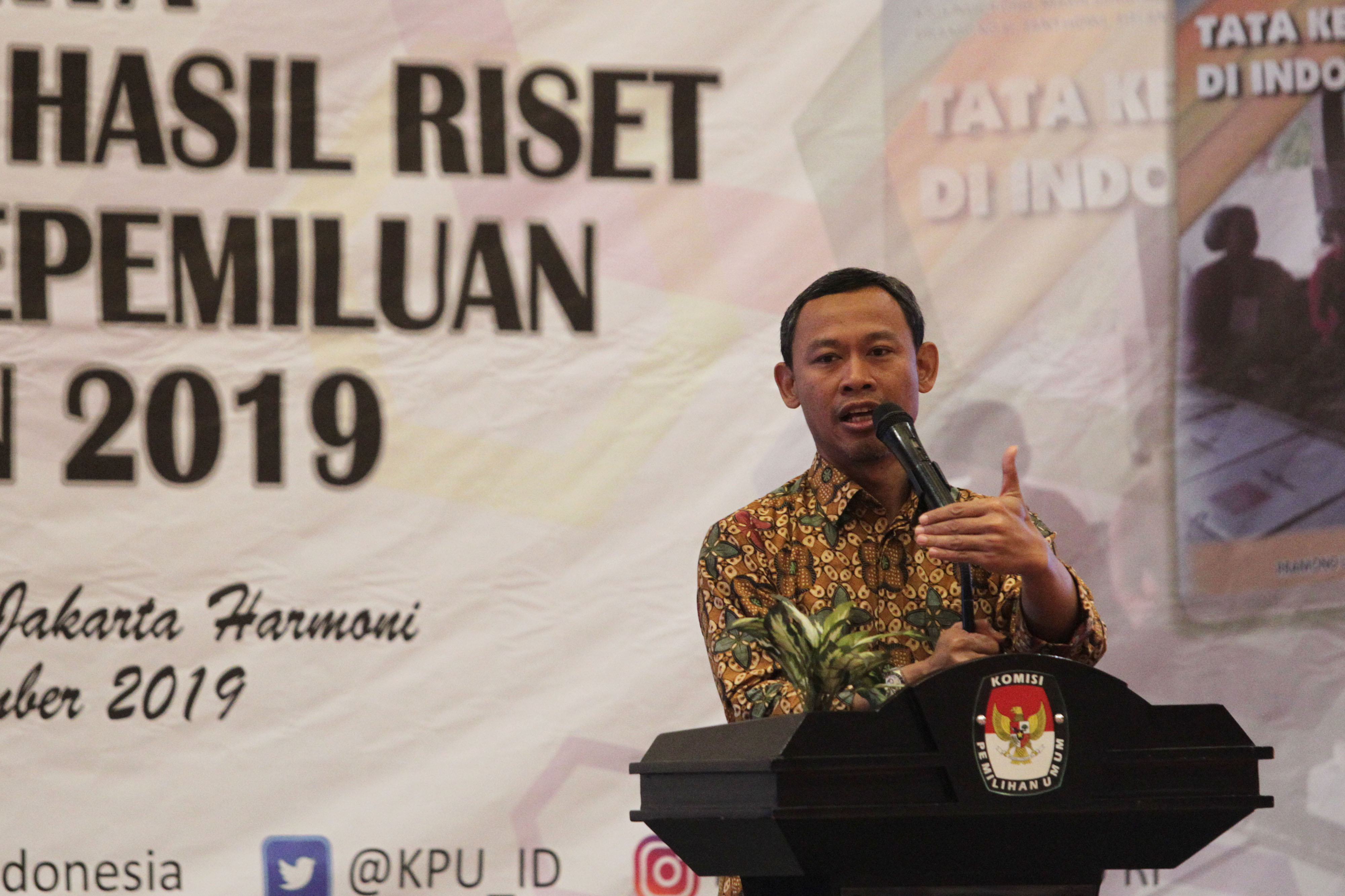 Komisioner KPU Pramono Ubaid Tanthowi 