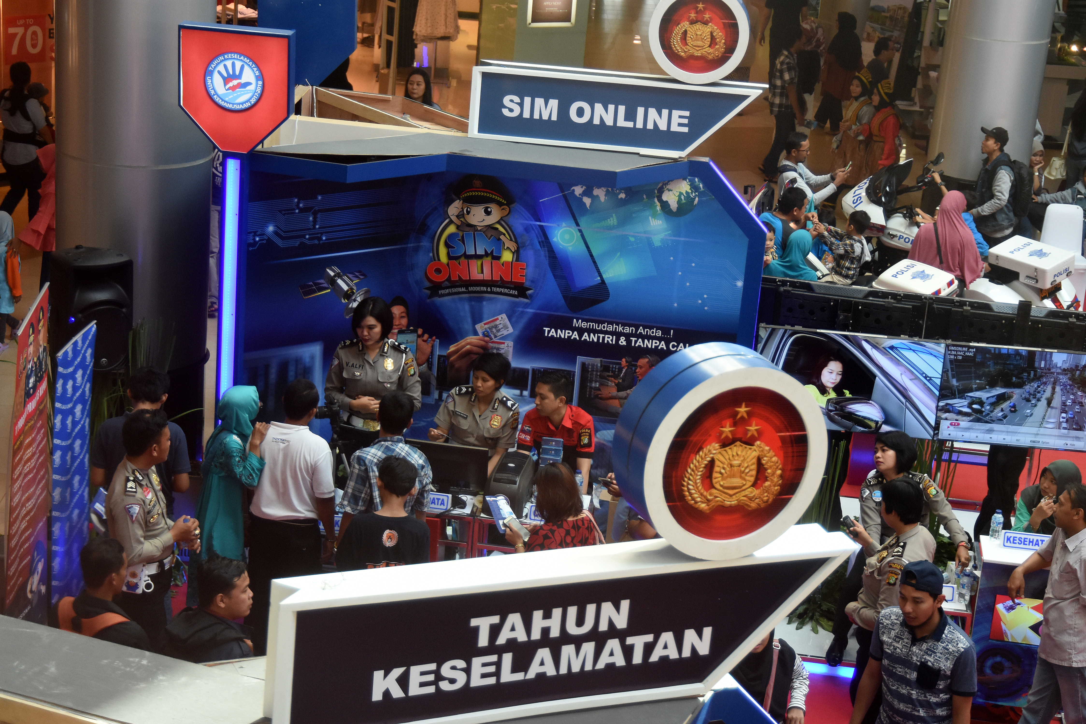 Layanan SIM di salah satu mal