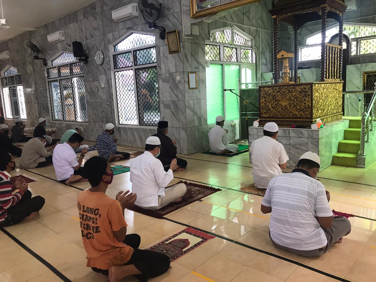 Sejumlah tempat ibadah di OKI mulai dibuka dan tetap memperhatikan protokol kesehatan.