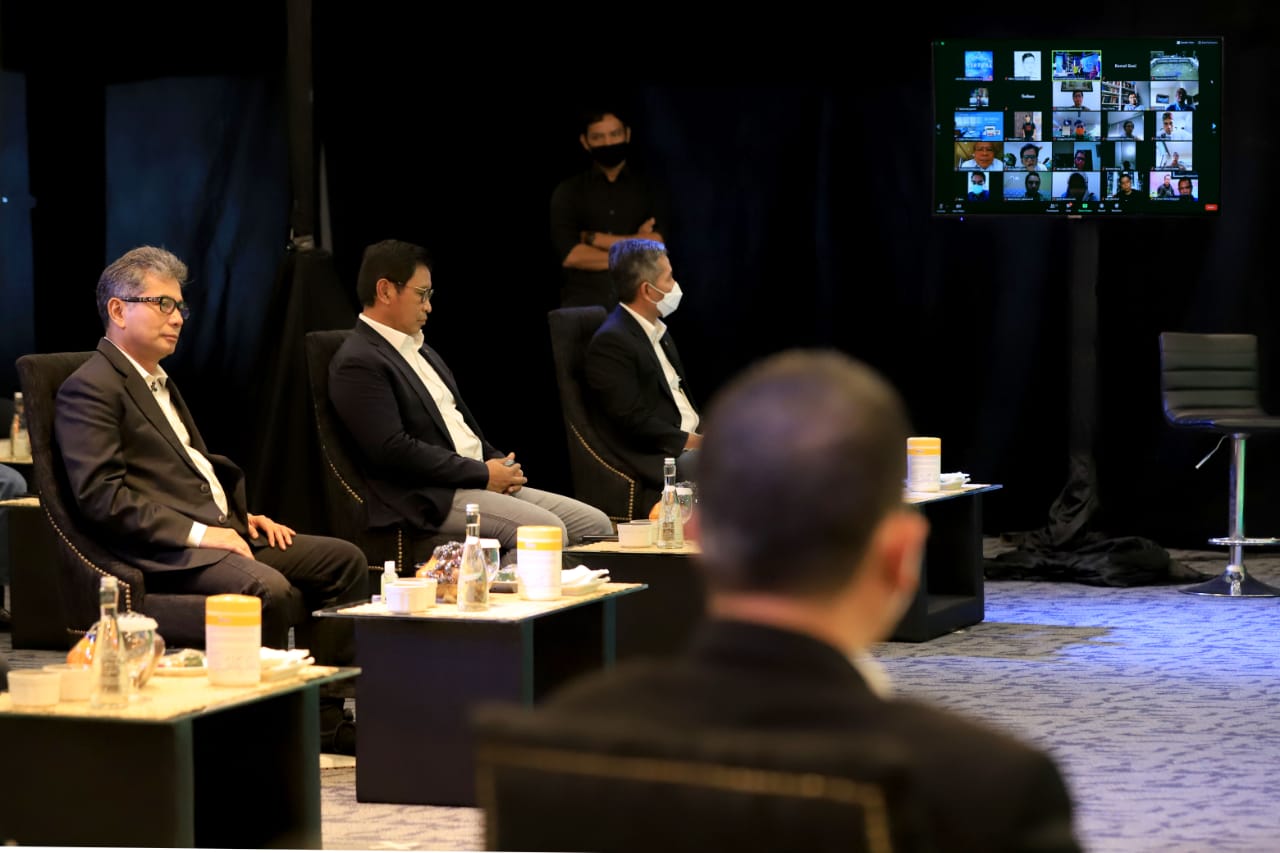 Direktur Utama Bank BRI Sunarso (kiri) mengatakan strategi BRI menghadapi the new normal. 