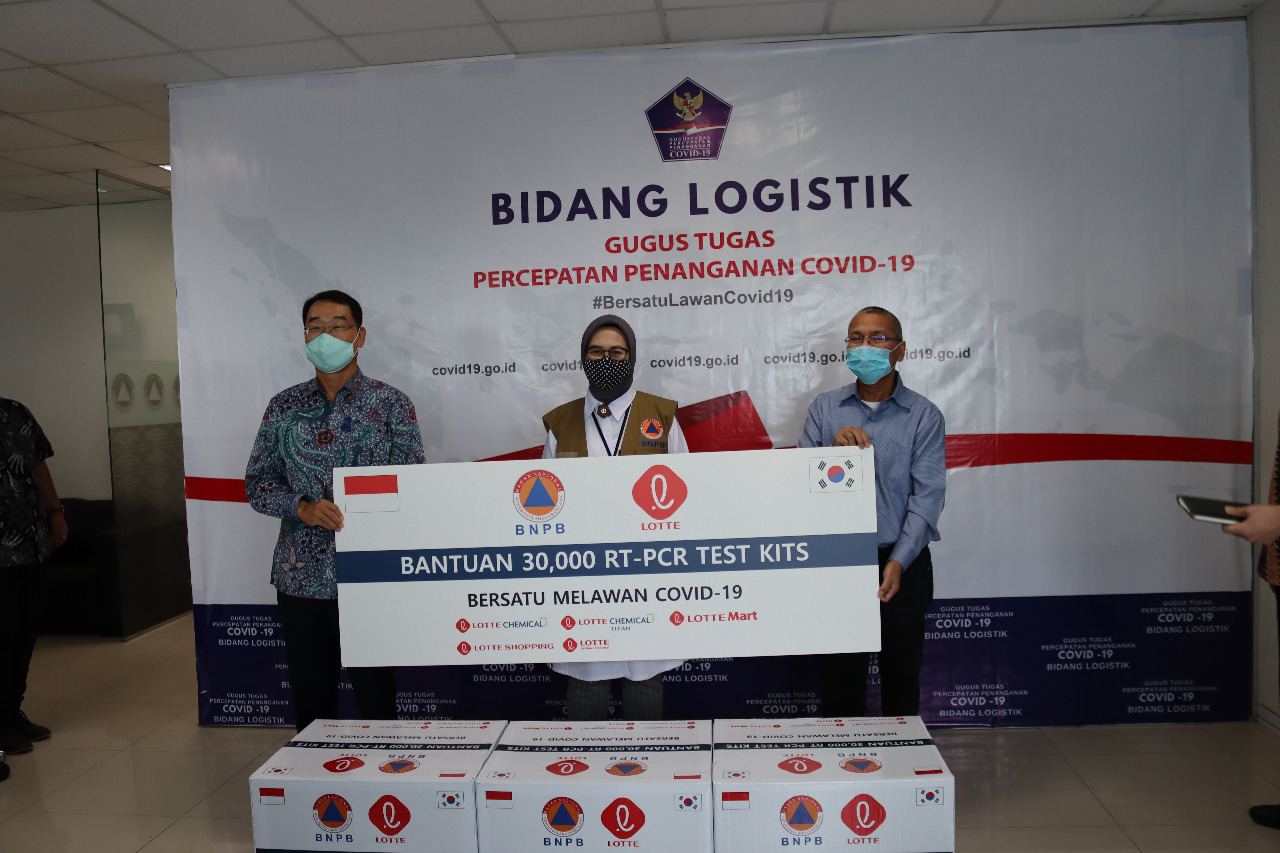 Bantuan tes kit PCR ke BNPB