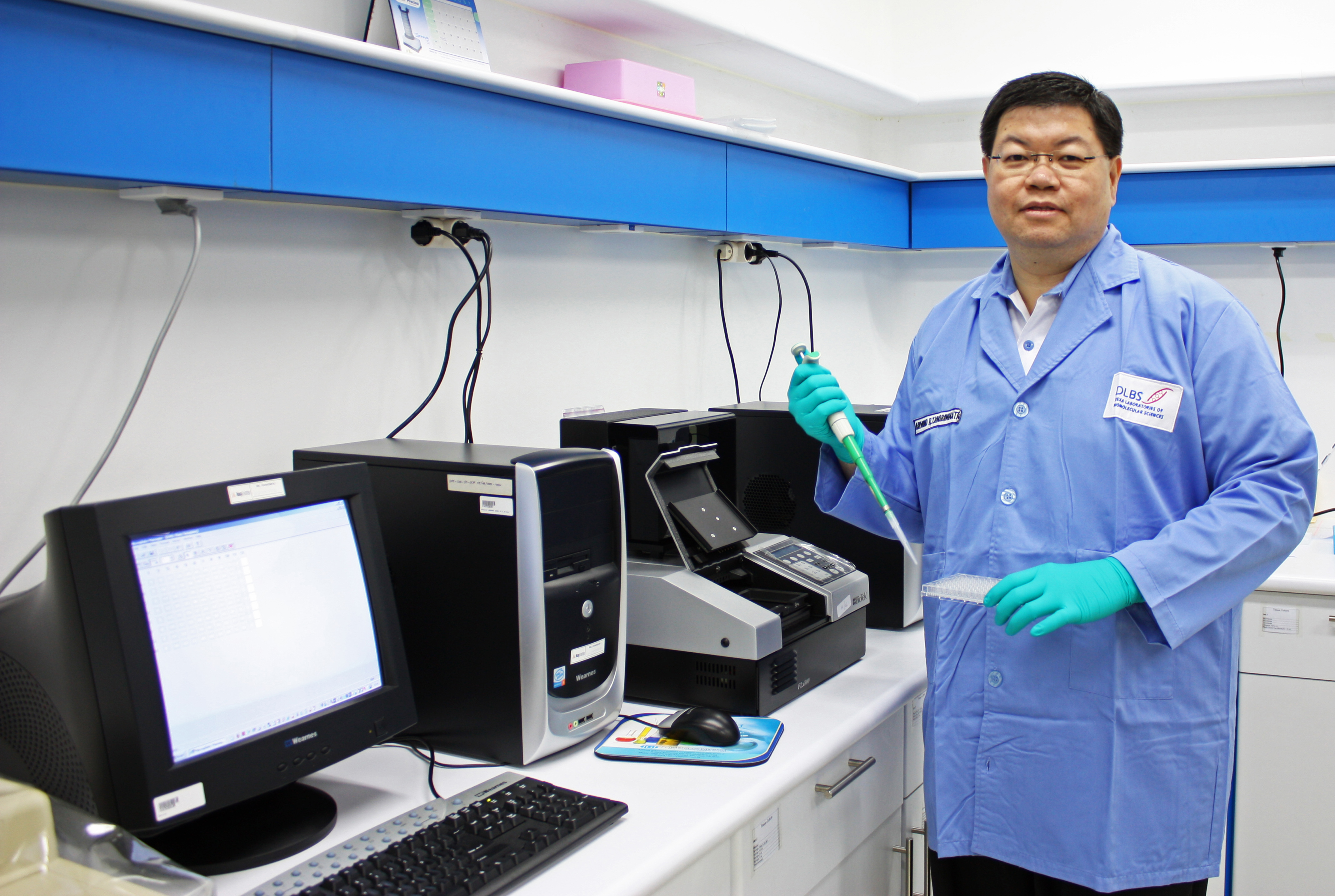 Peneliti Obat Modern Asli Indonesia (OMAI) Raymond RTjndrawinata