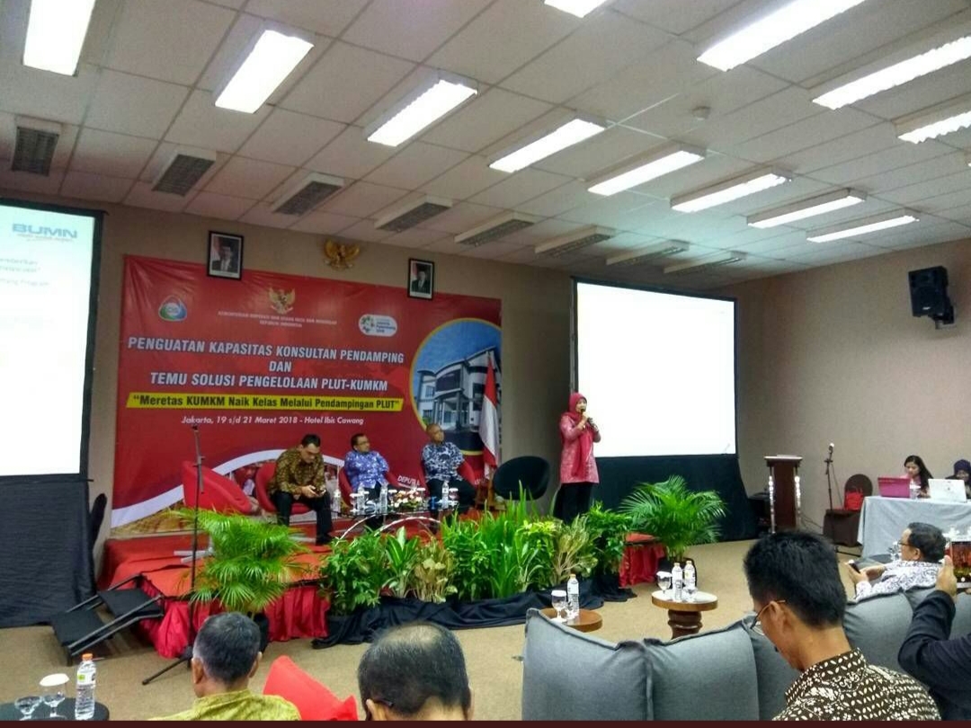 Salah satu Pertemuan PLUT KUMKM Jawa Tengah.