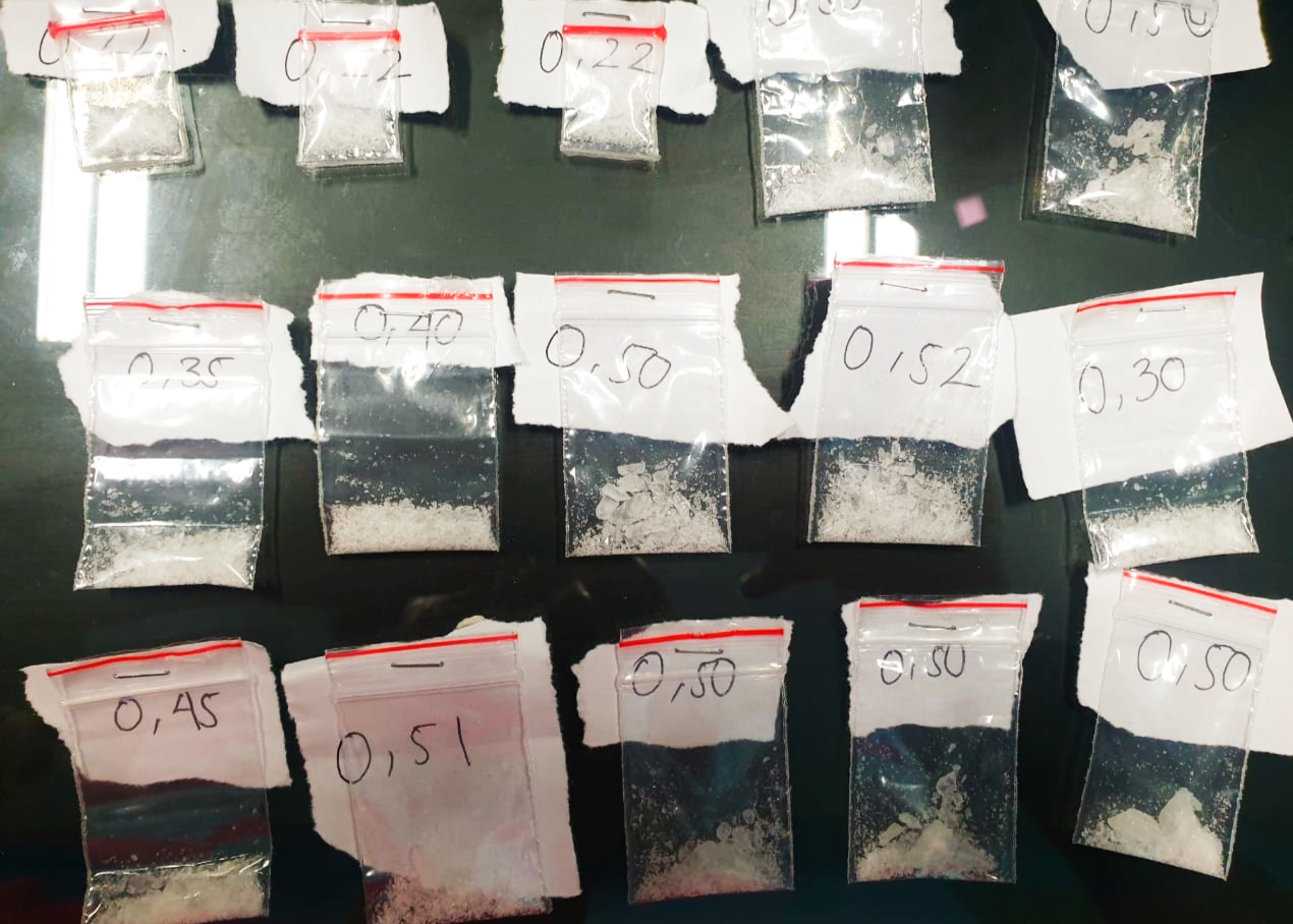 Barang bukti 15 paket sabu hasil penggerebekan BNN Bandung Barat.