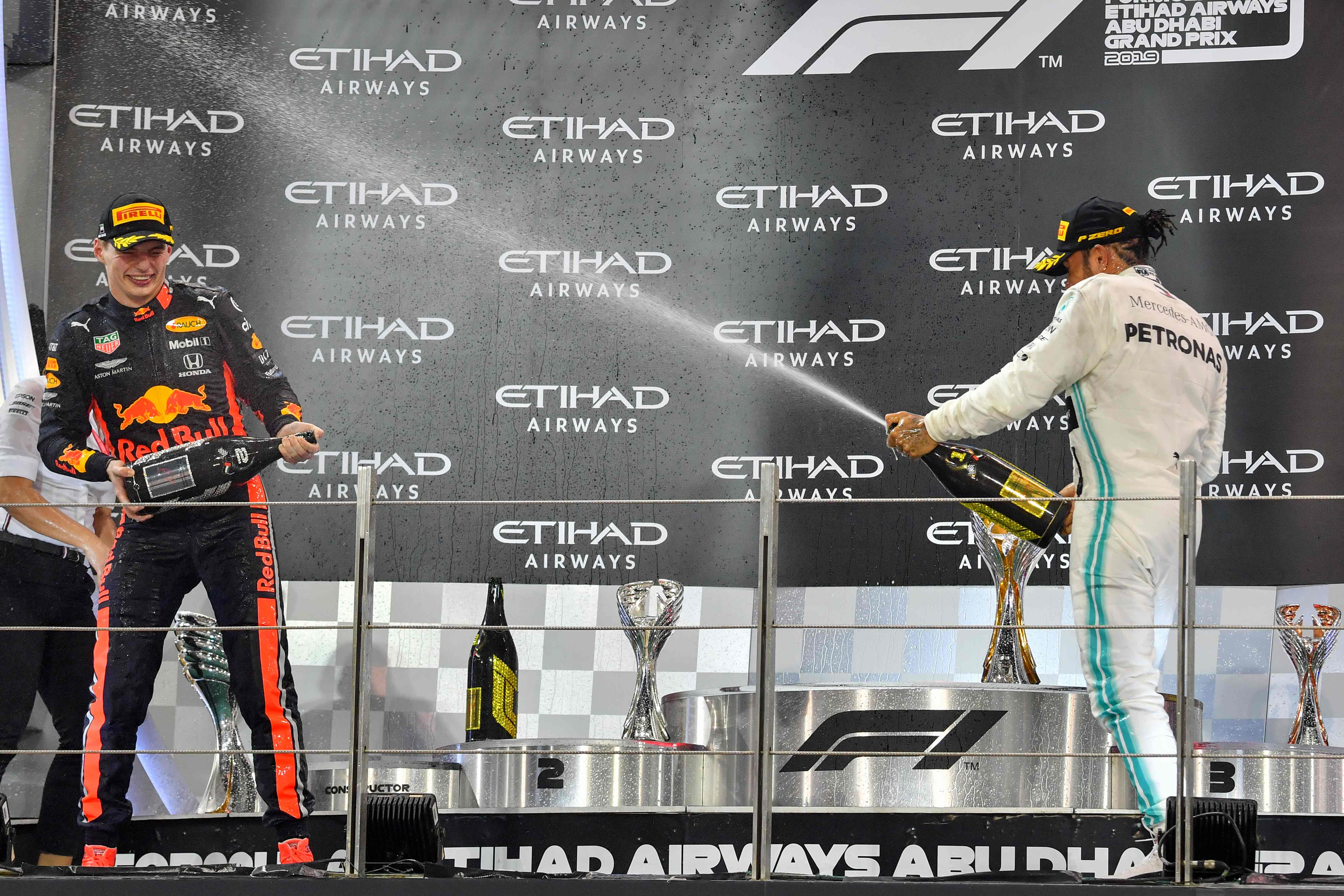 Perayaan kemenangan di podium ajang balap Formula 1 dihapus.