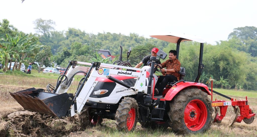 Alat mesin pertanian (alsintan).