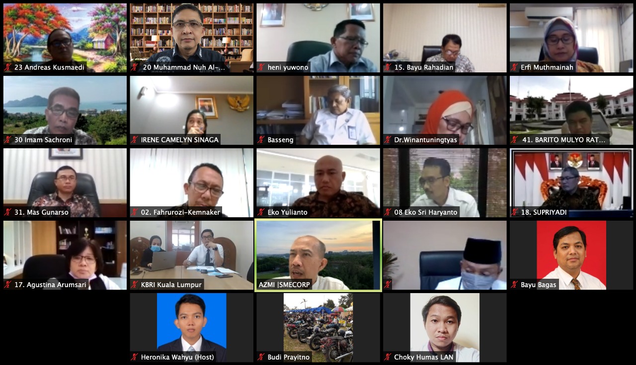 Adalah 41 peserta Pelatihan Kepemimpinan Nasional (PKN) Tingkat I Angkatan XLV LAN yang melakukan benchmarking virtual ke sejumlah negara.