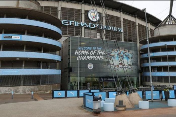 Etihad Stadium milik Manchester City.  