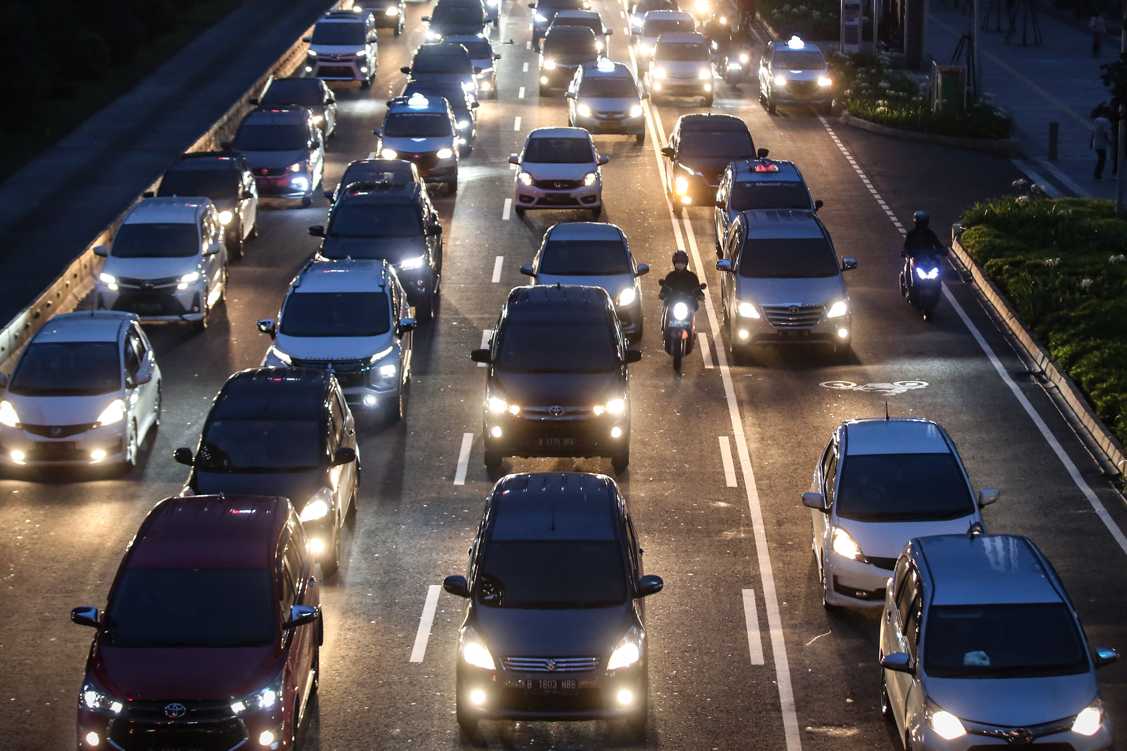 Kondisi lalu lintas di jalan Sudirman pada 5 Juni 2020