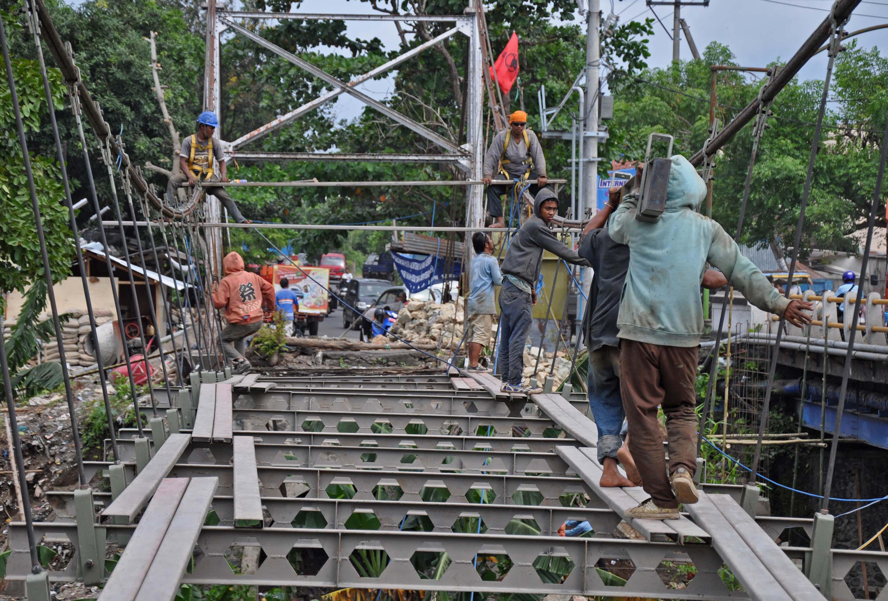 Ilustrasi pekerja bangunan 