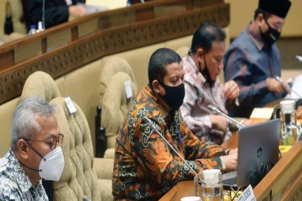 Ketua KPU Arief Budiman, Ketua DKPP Muhammad, Ketua Bawaslu Abhan dan anggota Bawaslu Mochammad Afifuddin di Senayan, Jakarta, kemarin