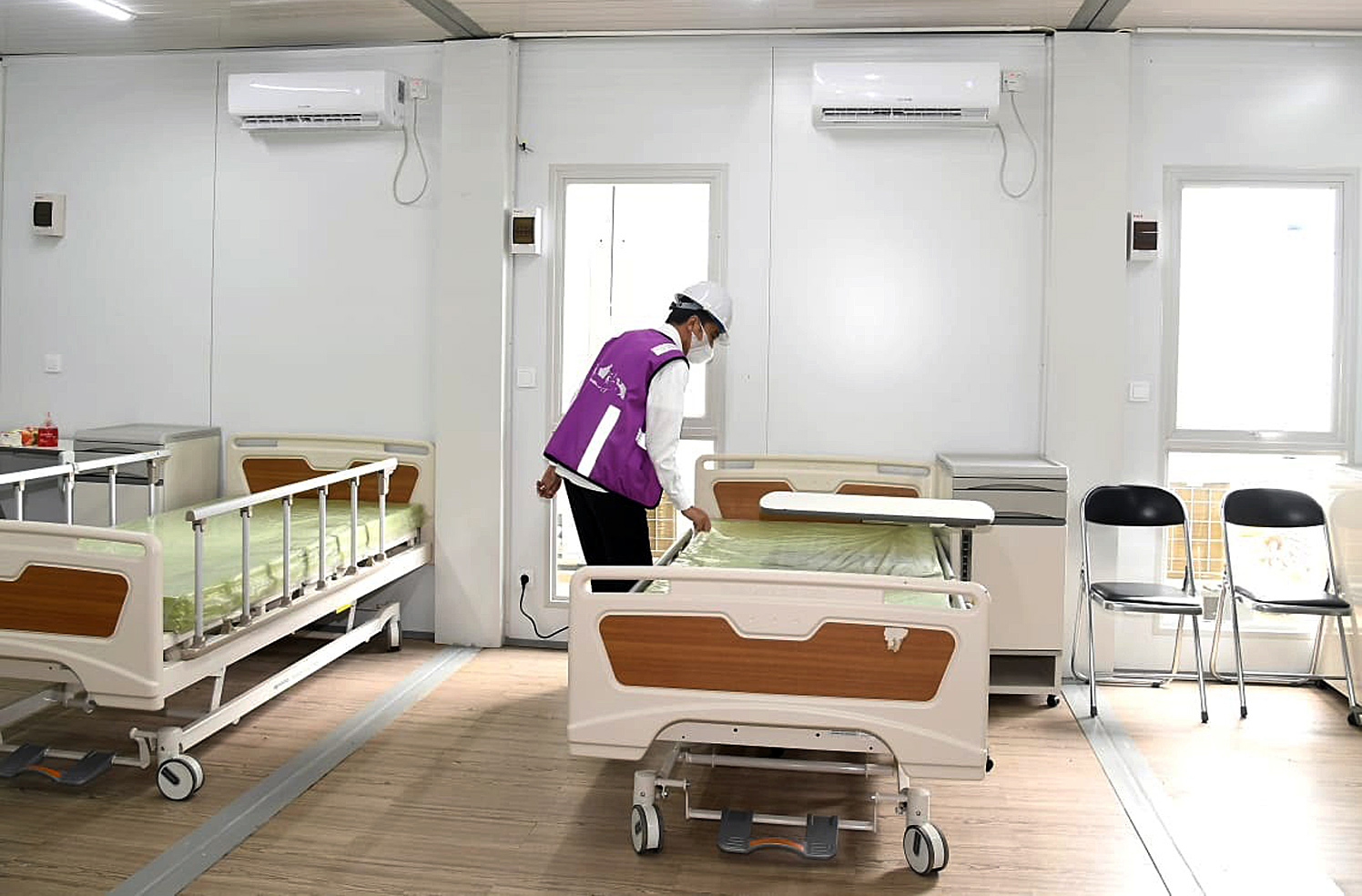 Presiden Joko Widodo saat meninjau fasilitas di RSKI Galang, Kepulauan Riau.