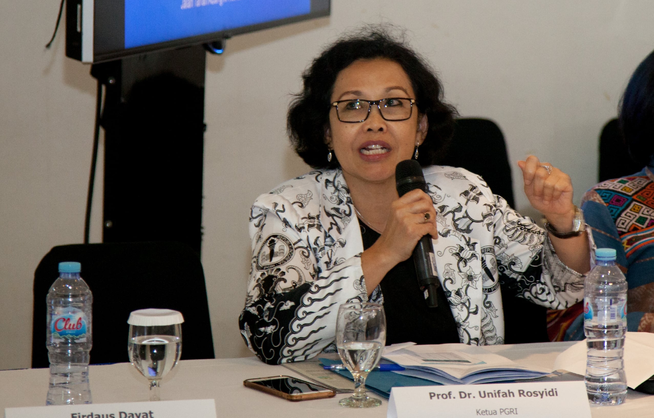 Ketua Umum PGRI Unifah Rosyidi