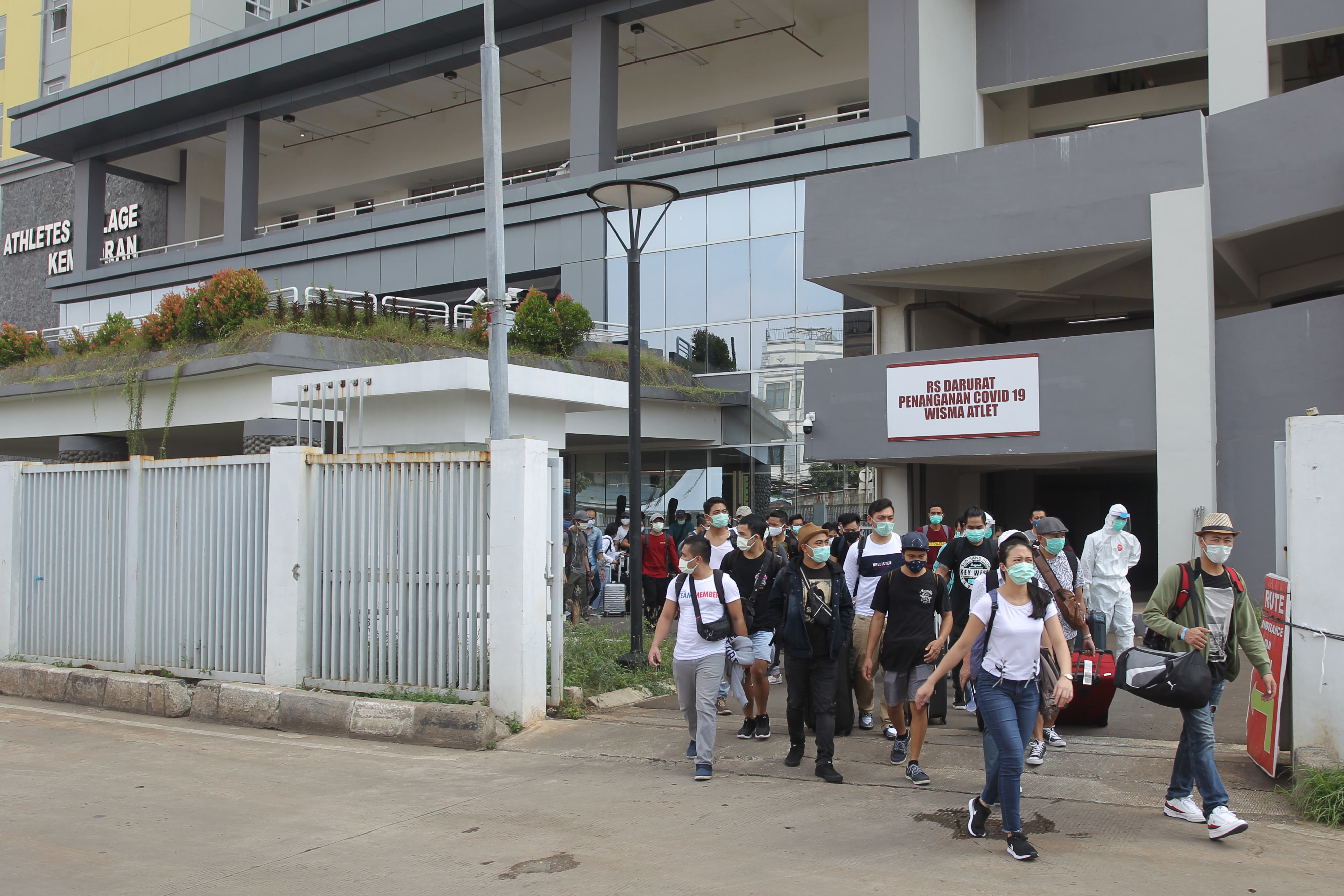 JUMLAH pasien yang sembuh dari Covid-19 yang dirawat di Rumah Sakit Darurat (RSD) Wisma Atlet Kemayoran bertambah 63 orang dalam sehari.