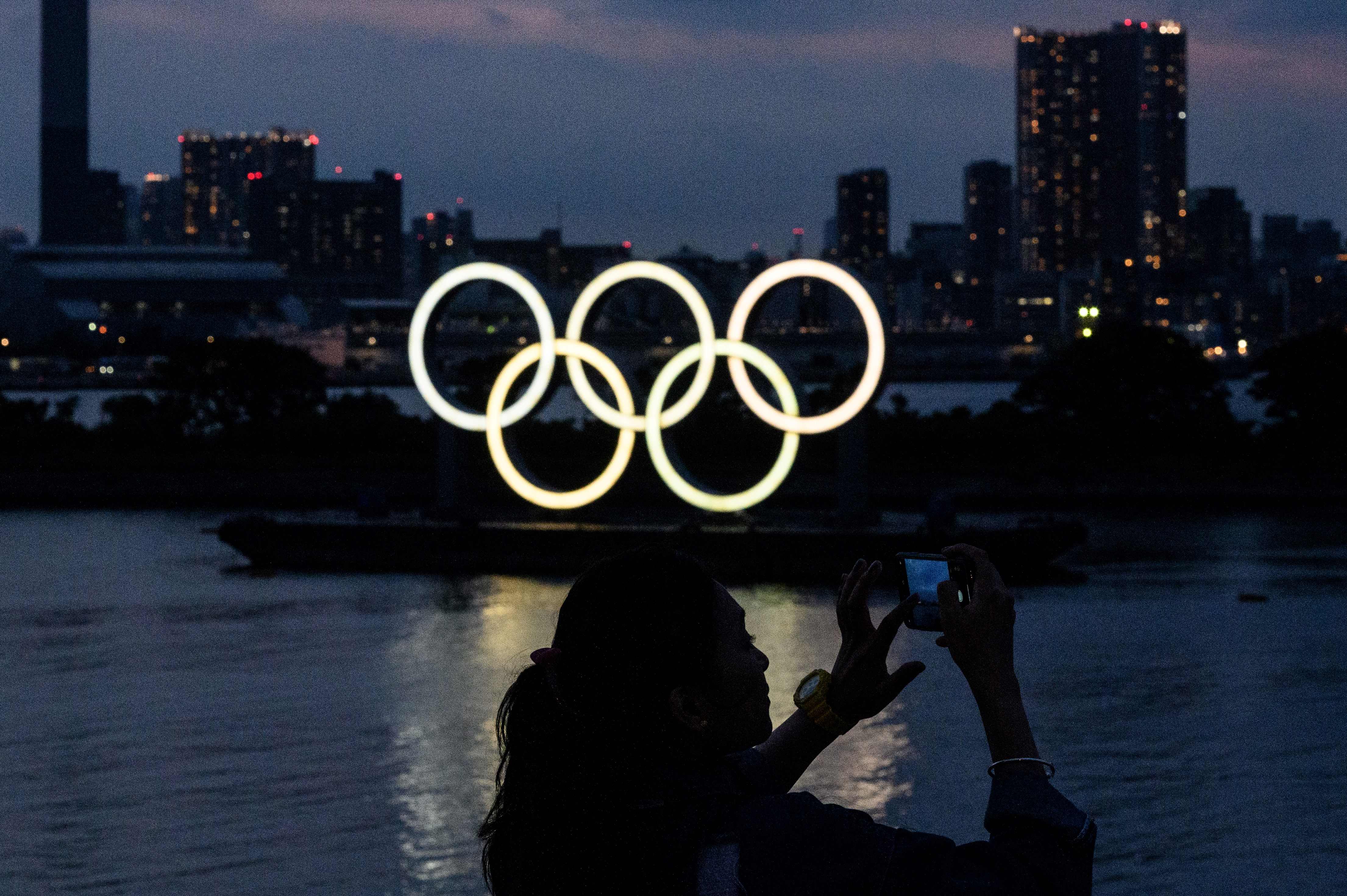 Replika cincin olimpiade di Odaiba, Tokyo
