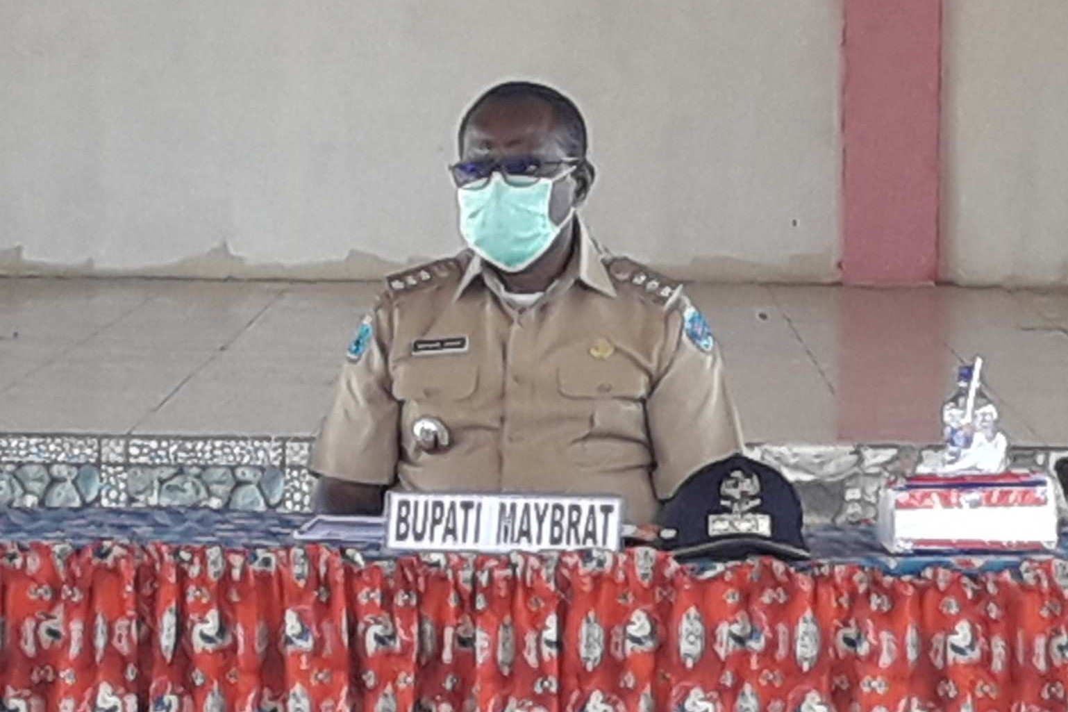 Bupati Maybrat Bernard Sagrim