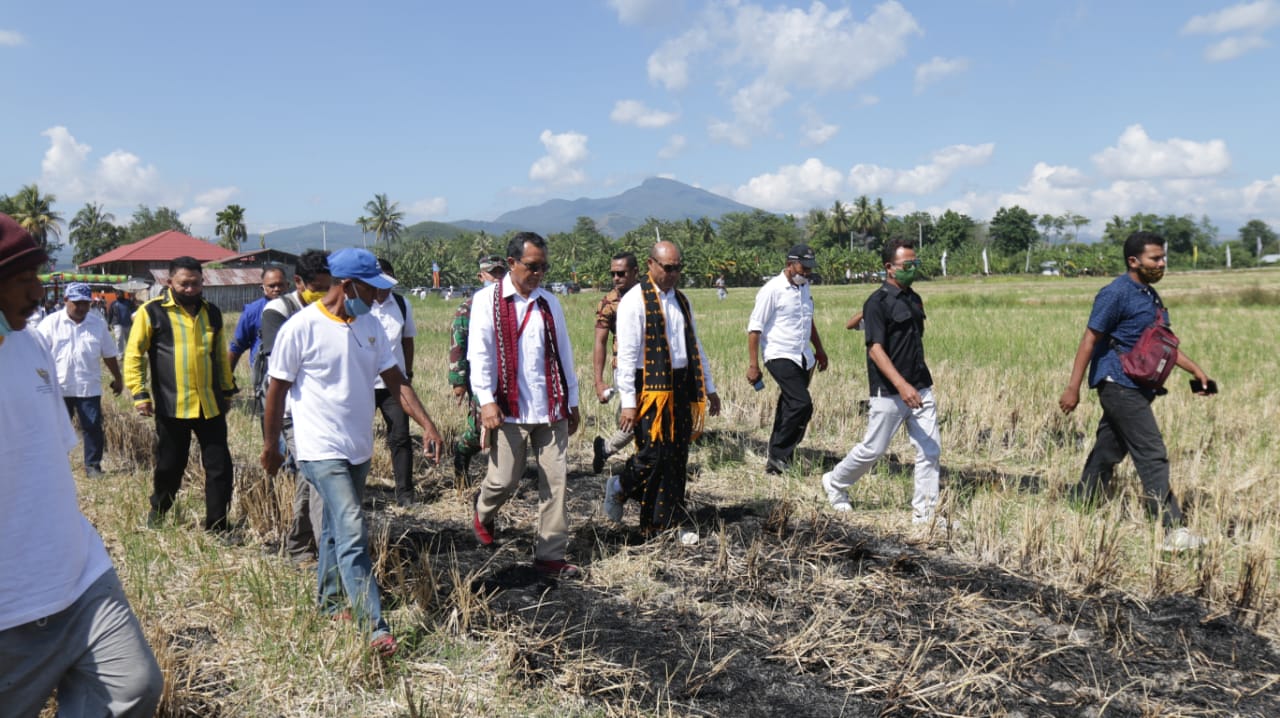 Gubernur NTT Viktor Laiskodat melakukan kunjungan kerja ke Kabupaten Nagekeo, NTT, Sabtu (27/6/2020). 