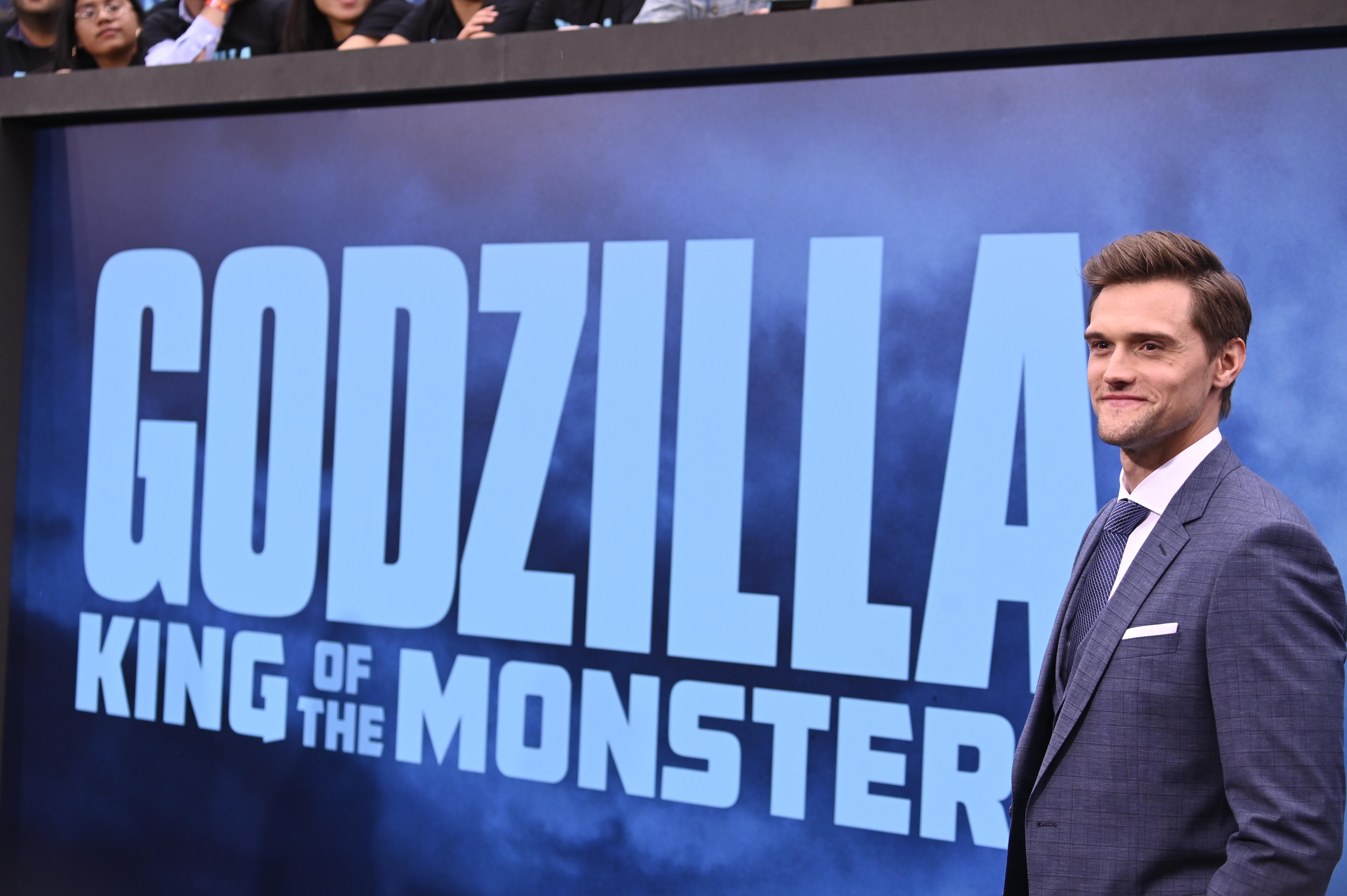 Hartley Sawyer dipecat dari film serial The Flash karena melontarkan kalimat rasis di Twitter pribadinya.