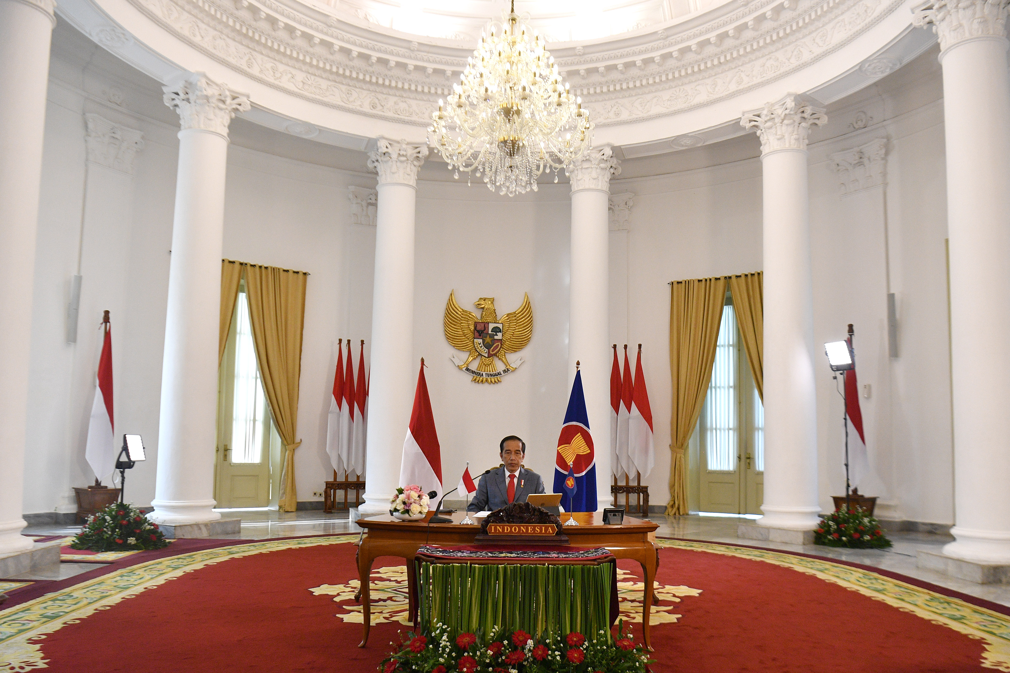 Presiden Joko Widodo menghadiri KTT ASEAN ke-36 secara virtual di Istana Bogor, Jawa Barat, Jumat (26/6).