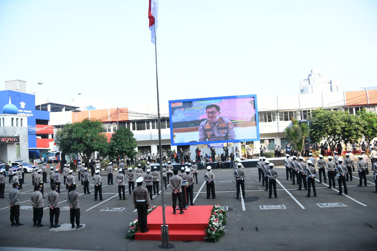Kakorlantas Polri Irjen Pol Istiono pada Apel Penutupan Operasi Ketupat 2020 di Korlantas, Senin (8/4).