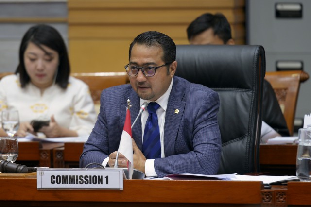 Wakil Ketua Komisi I DPR RI Teuku Riefky Harsya.