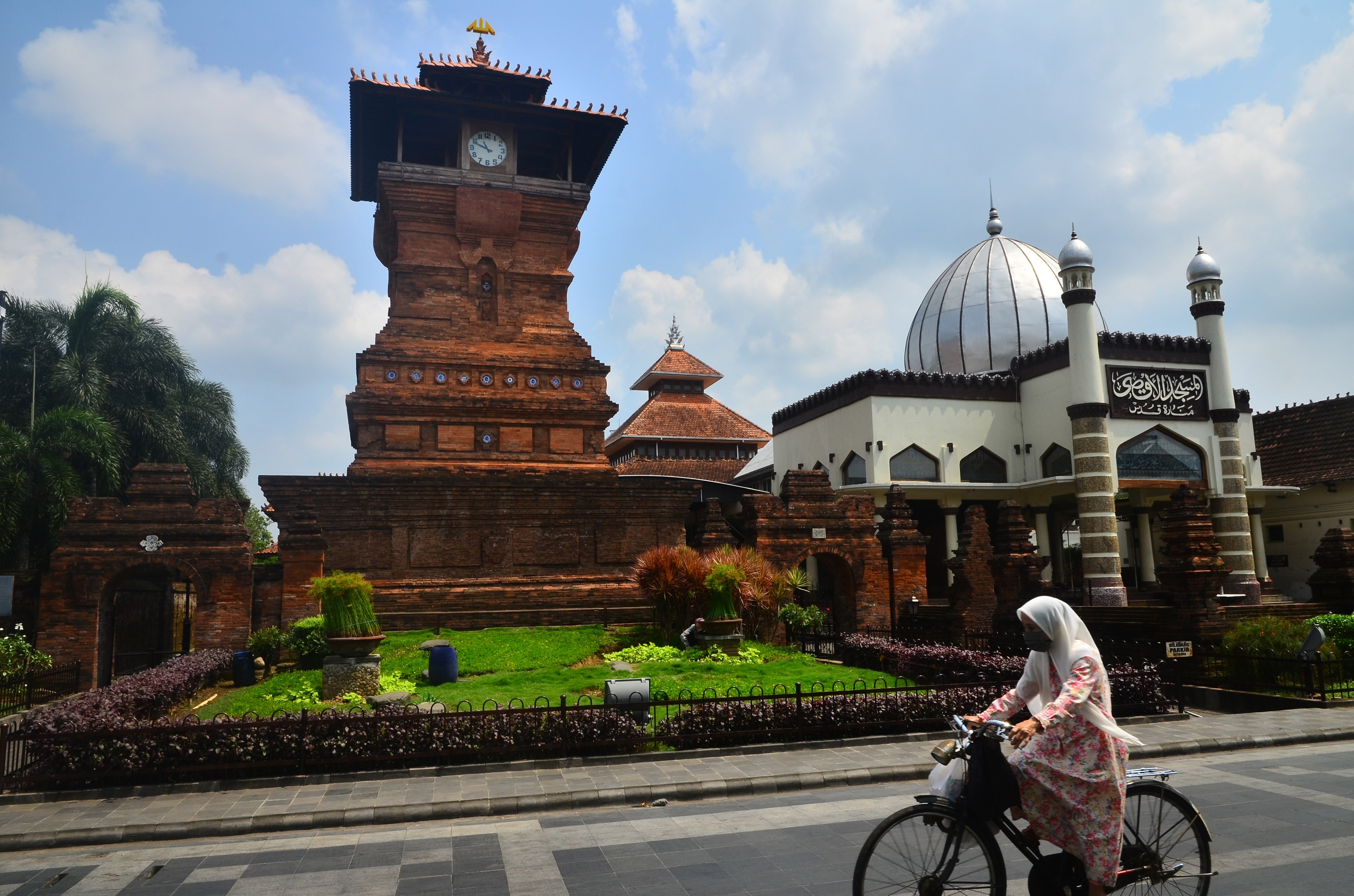 Masjid Menara Kudus di Desa Kauman Kudus