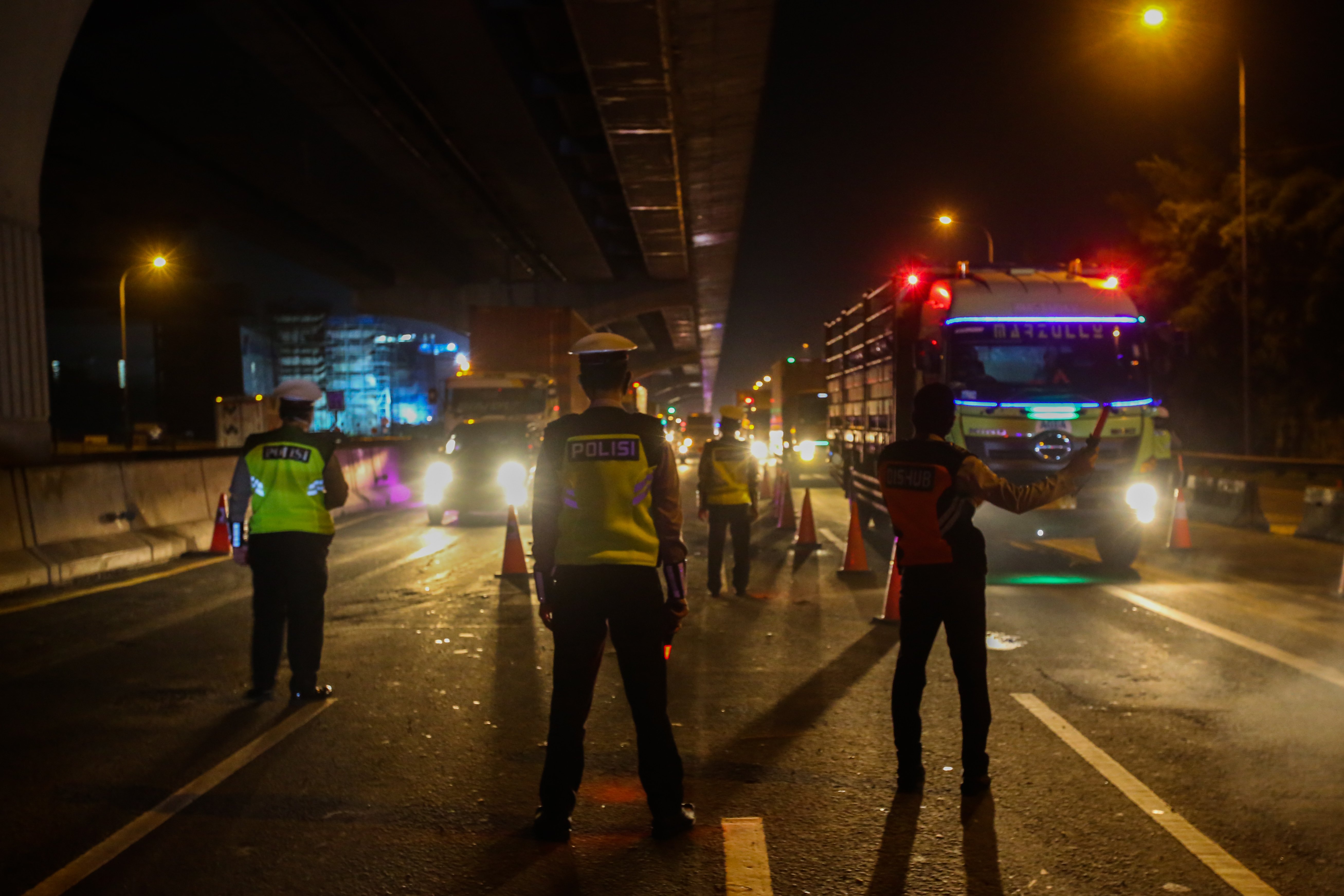 Operasi Ketupat Jaya 2020 di Gerbang Tol Cikarang Barat, KM 30, Bekasi