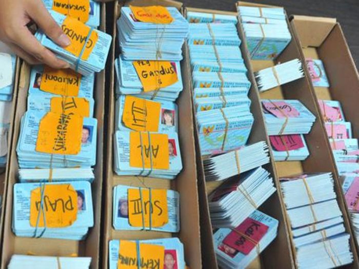 Ilustrasi data kependudukan lewat KTP