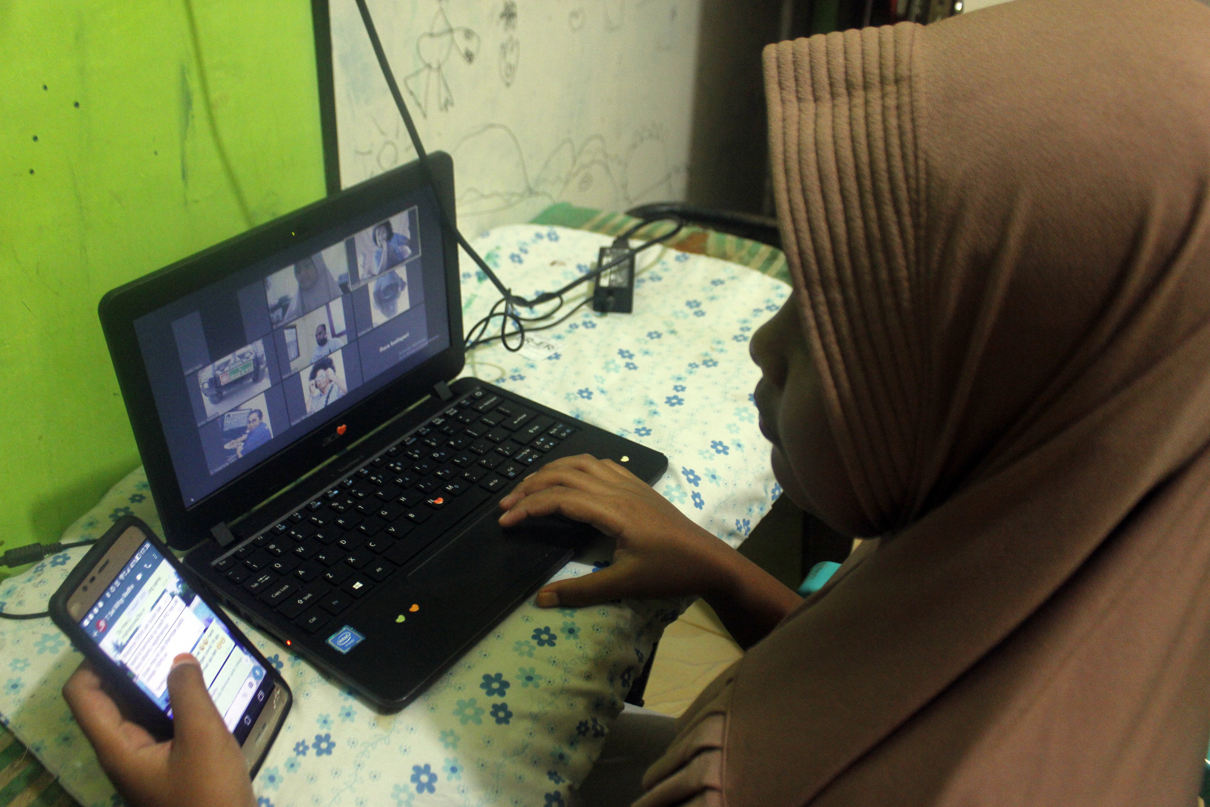 Semakin banyak orang beraktivitas di rumah selama pandemi covid-19, terlihat peningkatan intensitas masyarakat mengkonsumsi berita online.