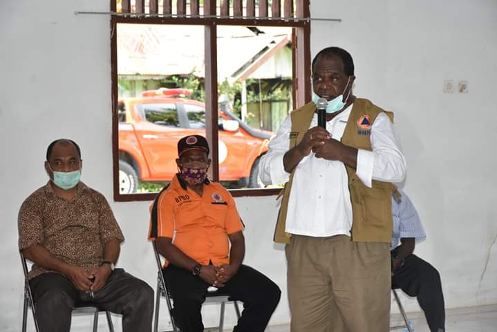 Bupati Sorong Johny Kamuru