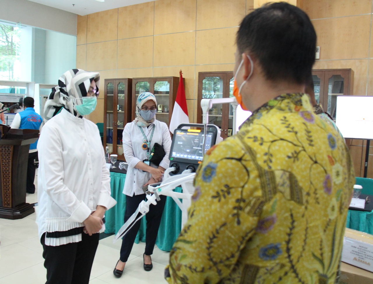 Donasi alat kesehatan ke Pemkot Tangsel