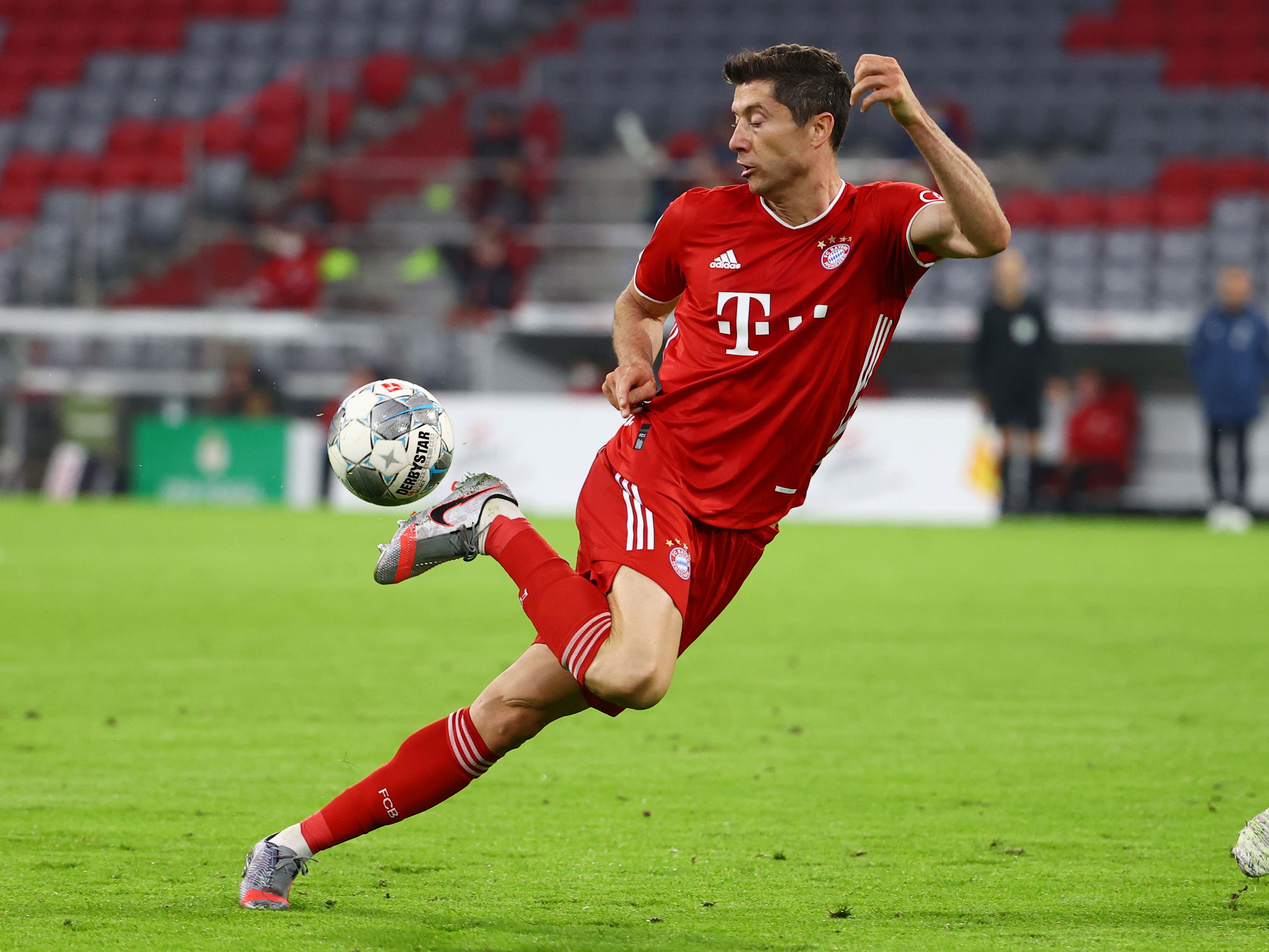 Striker Bayern Muenchen Robert Lewandowski