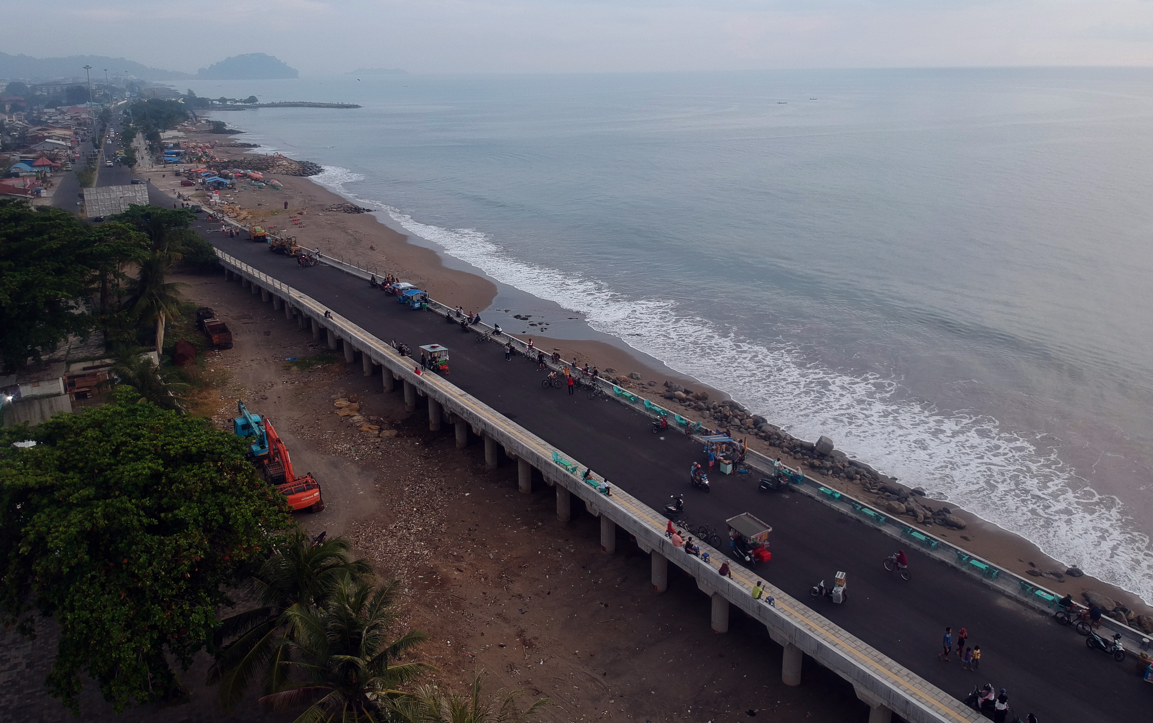 Foto udara wilayah pesisir di Sumatra Barat.
